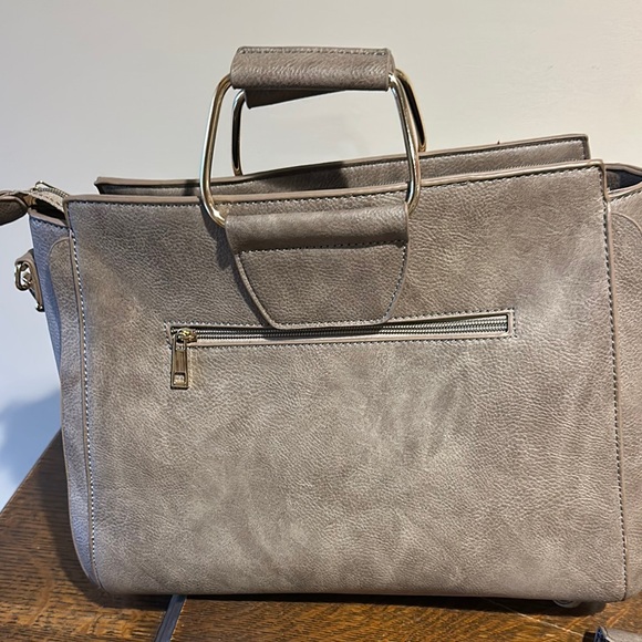 Kaari Blue Gray Shoulder Bag with Adjustable Strap and Minimalist Design - Picture 5 of 12